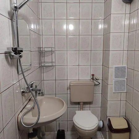 янакиев * Naousa